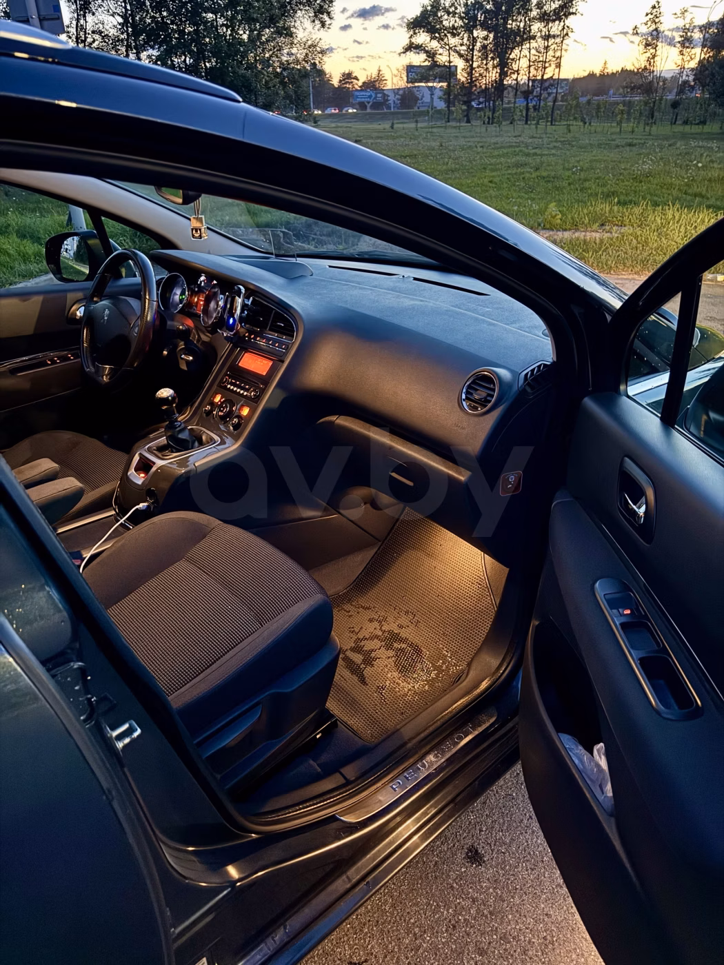 Peugeot 5008 фото 7