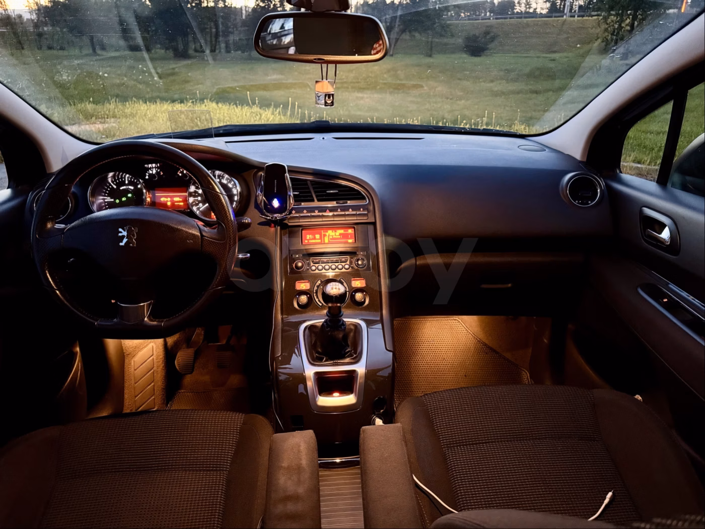 Peugeot 5008 фото 10