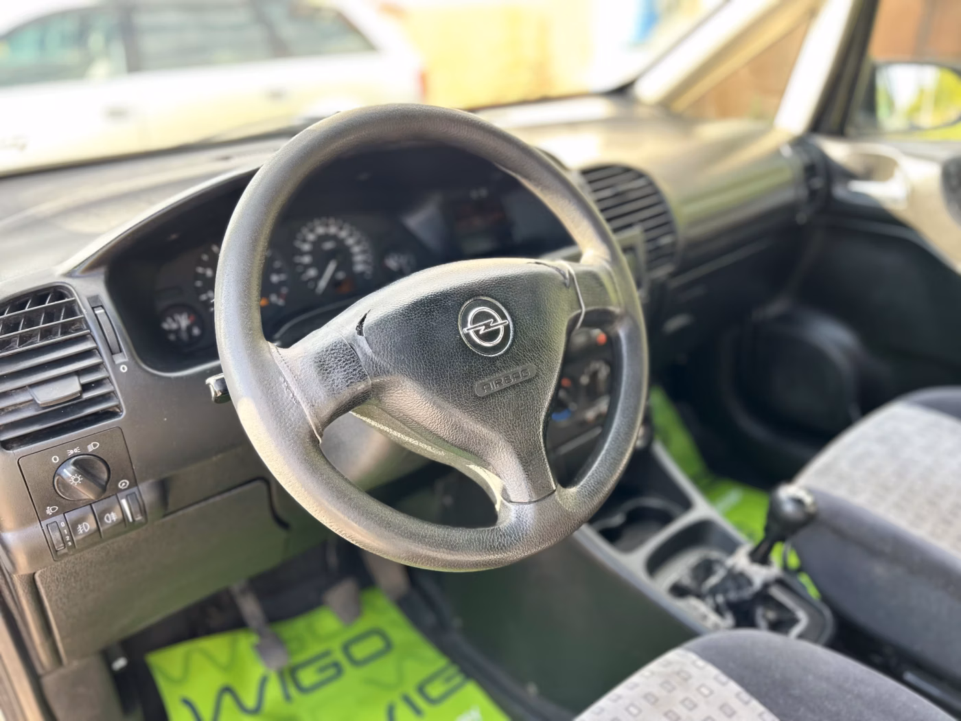 Opel Zafira фото 9
