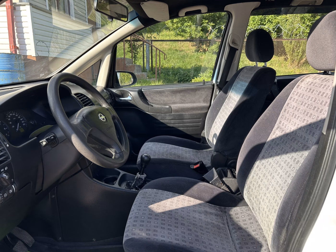 Opel Zafira фото 10