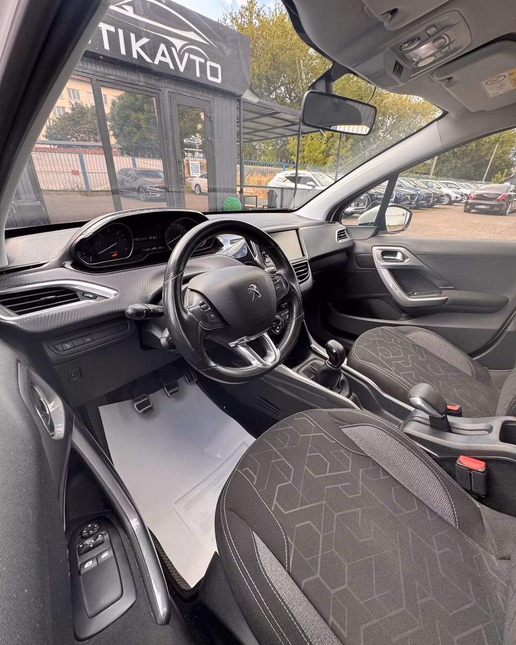 Peugeot 2008 фото 9