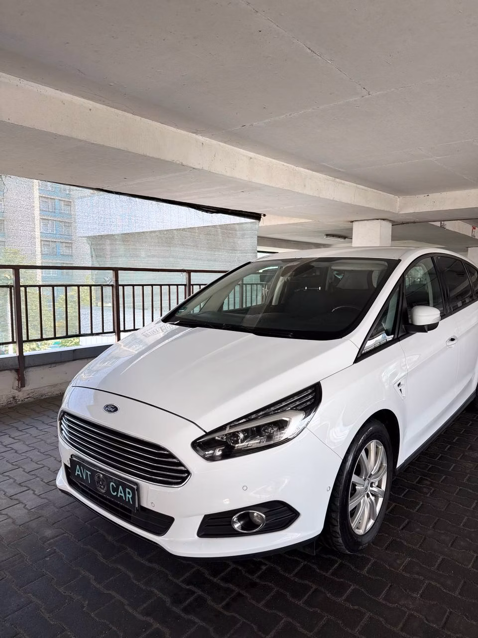 Ford S-MAX фото 3