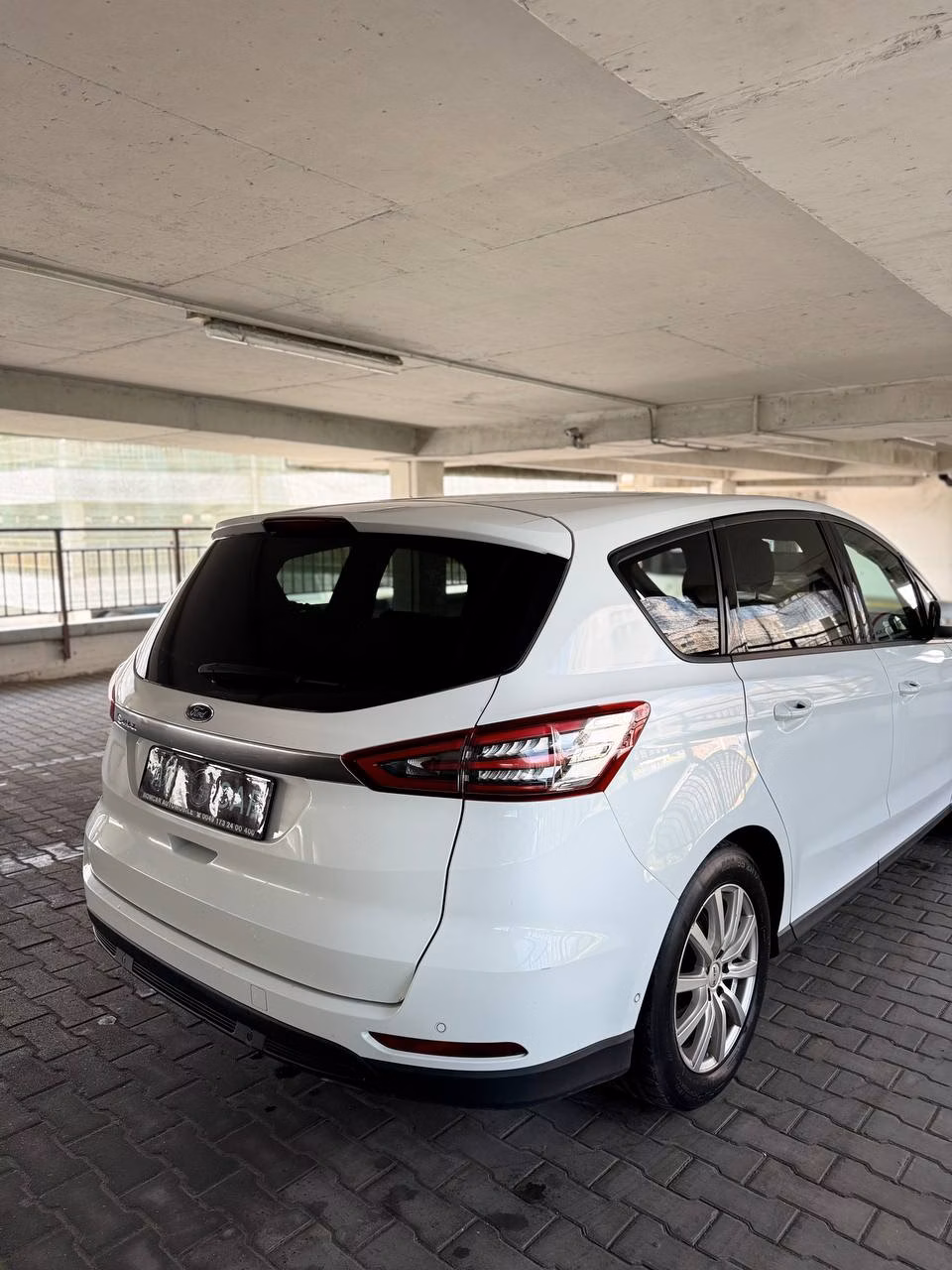 Ford S-MAX фото 8