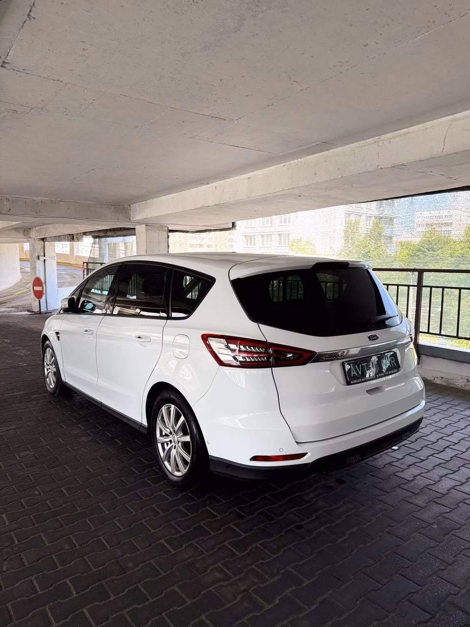 Ford S-MAX фото 4
