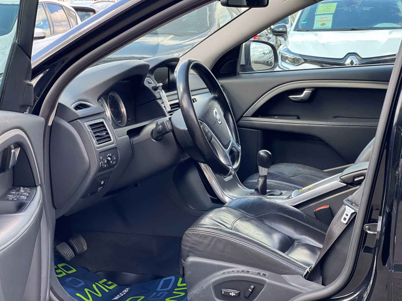 Volvo V70 фото 11