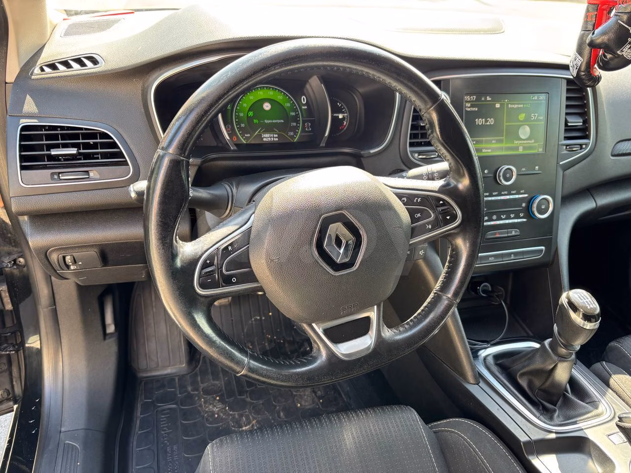 Renault Megane фото 8