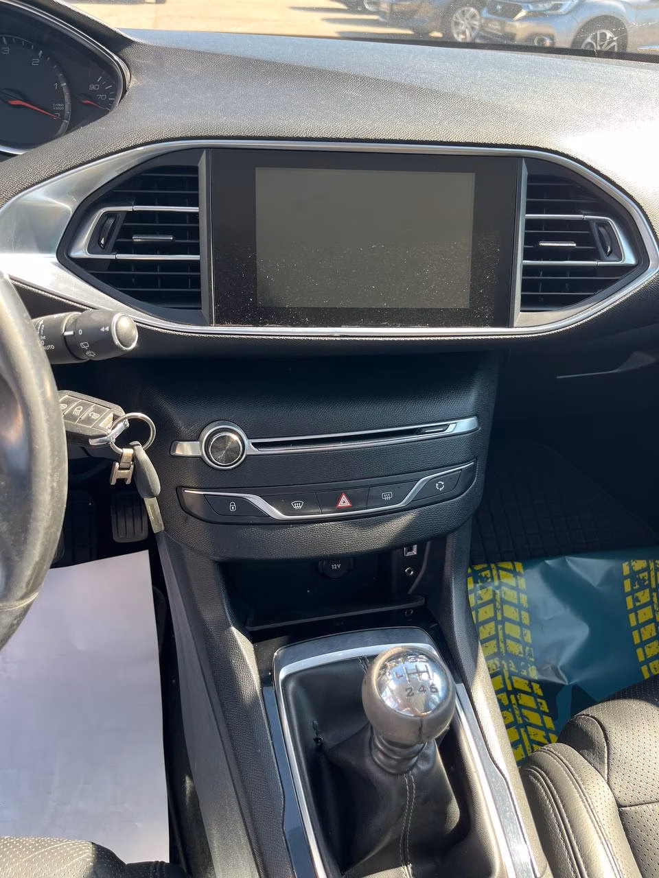 Peugeot 308 фото 10