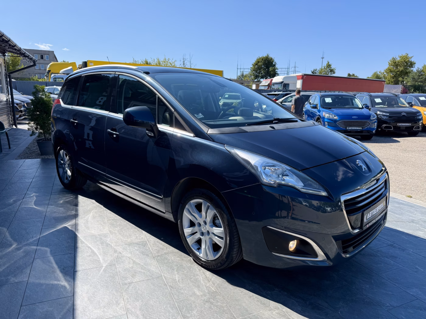 Peugeot 5008 фото 4