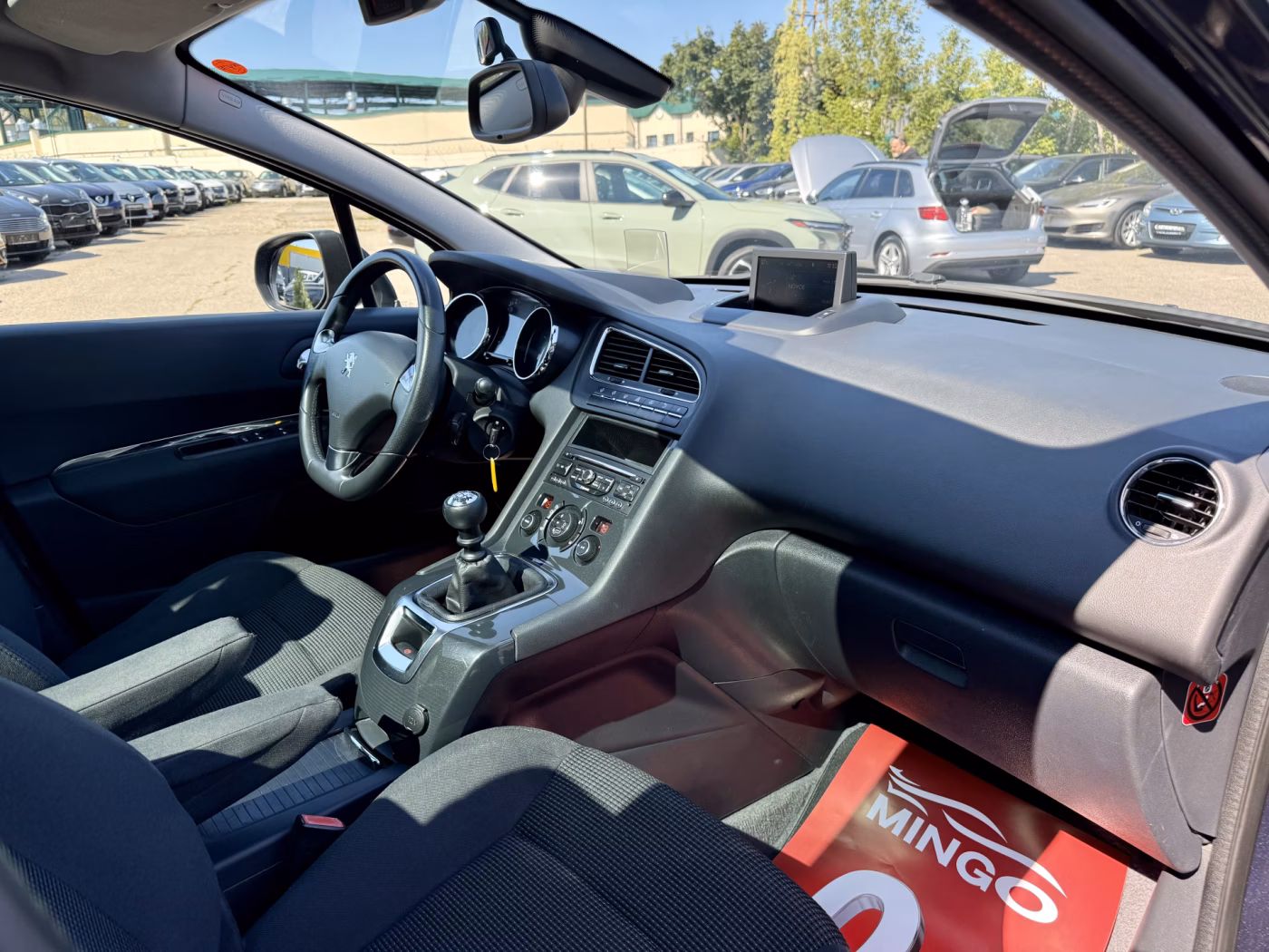 Peugeot 5008 фото 24