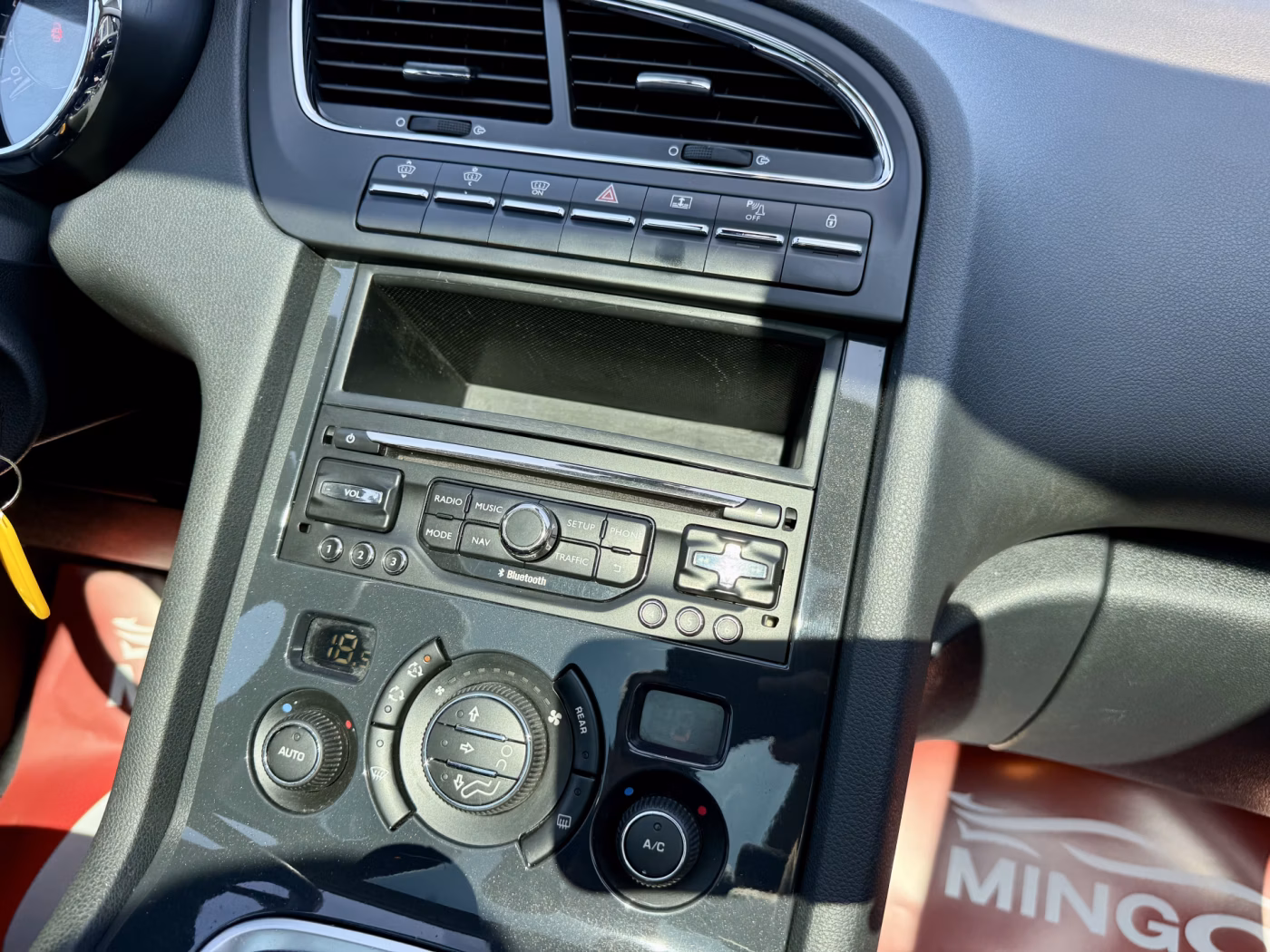 Peugeot 5008 фото 20