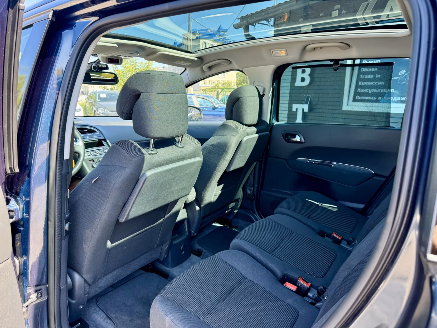 Peugeot 5008 фото 12