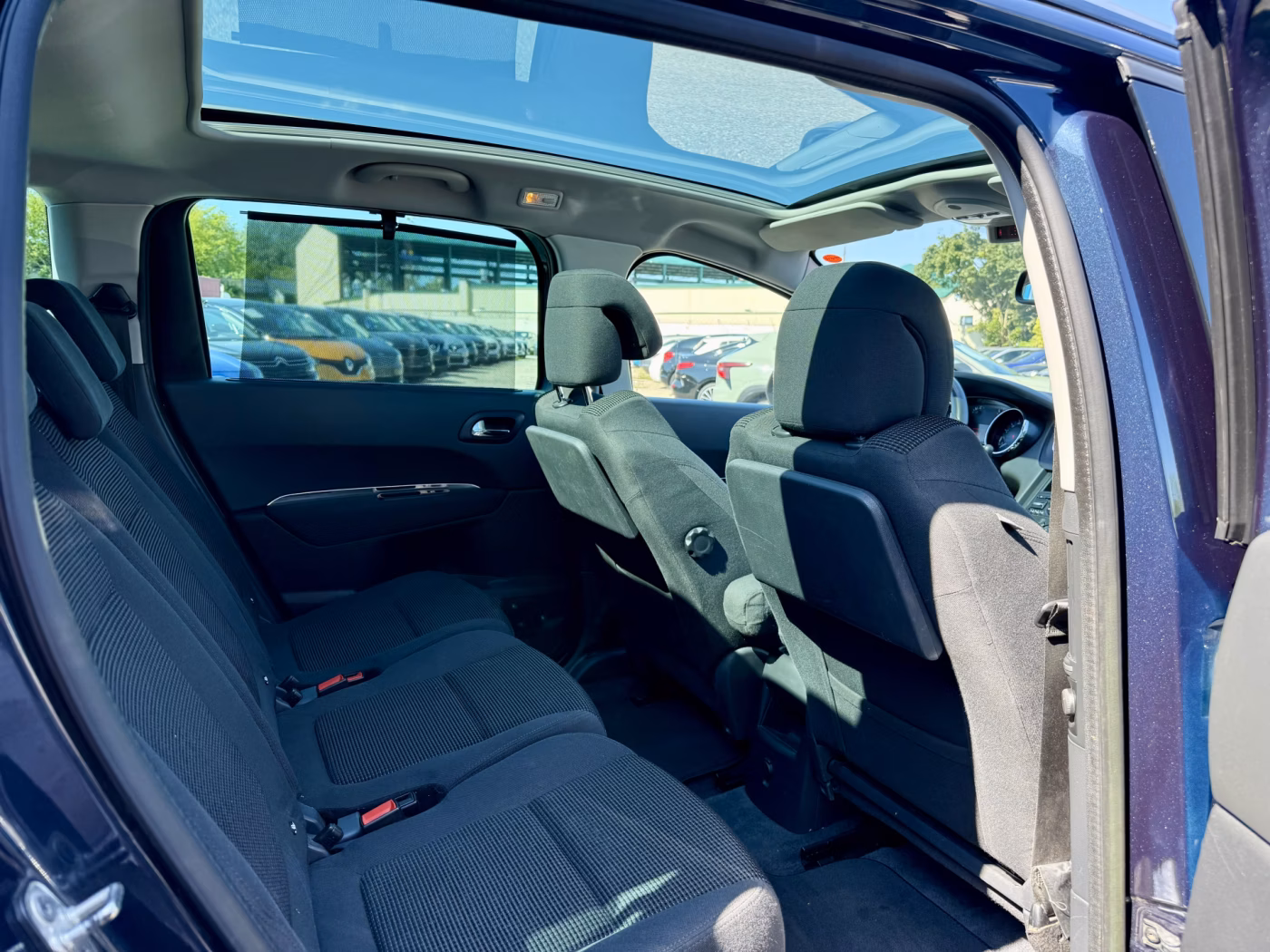 Peugeot 5008 фото 17