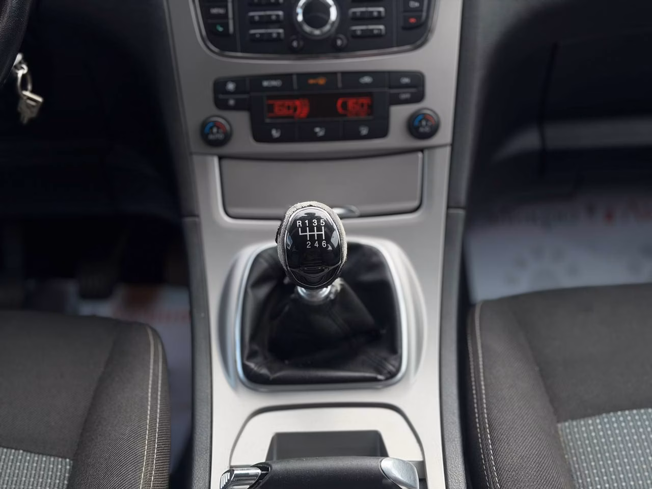 Ford Galaxy фото 10