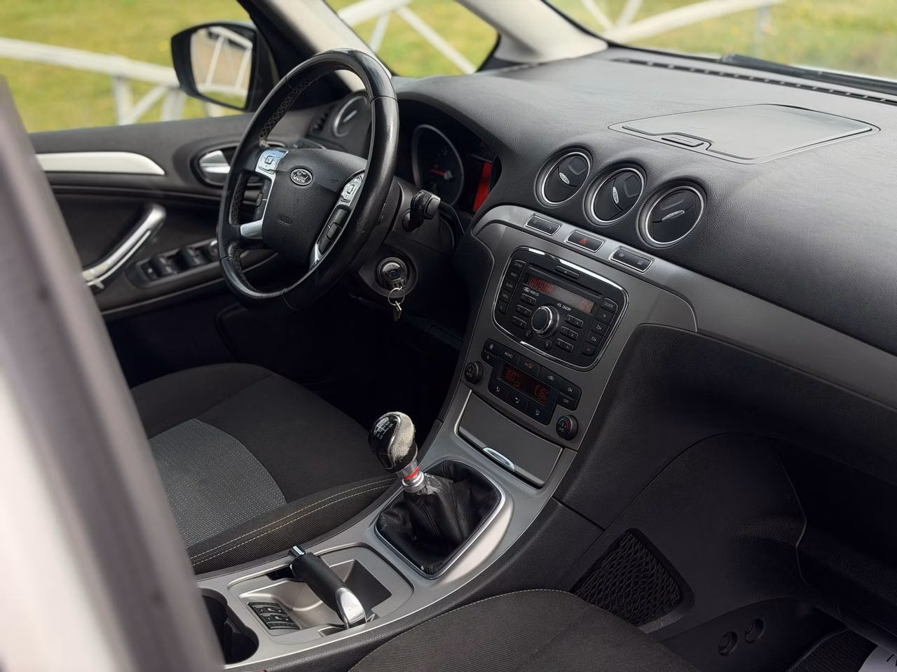 Ford Galaxy фото 13