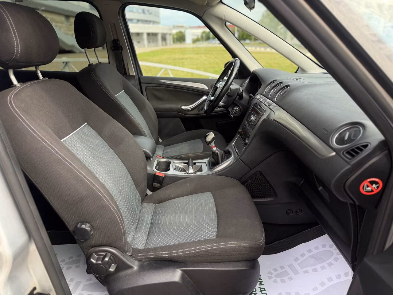Ford Galaxy фото 12