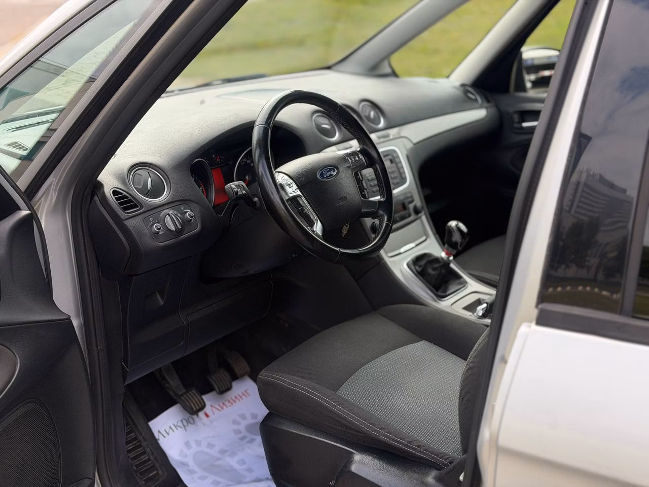 Ford Galaxy фото 16