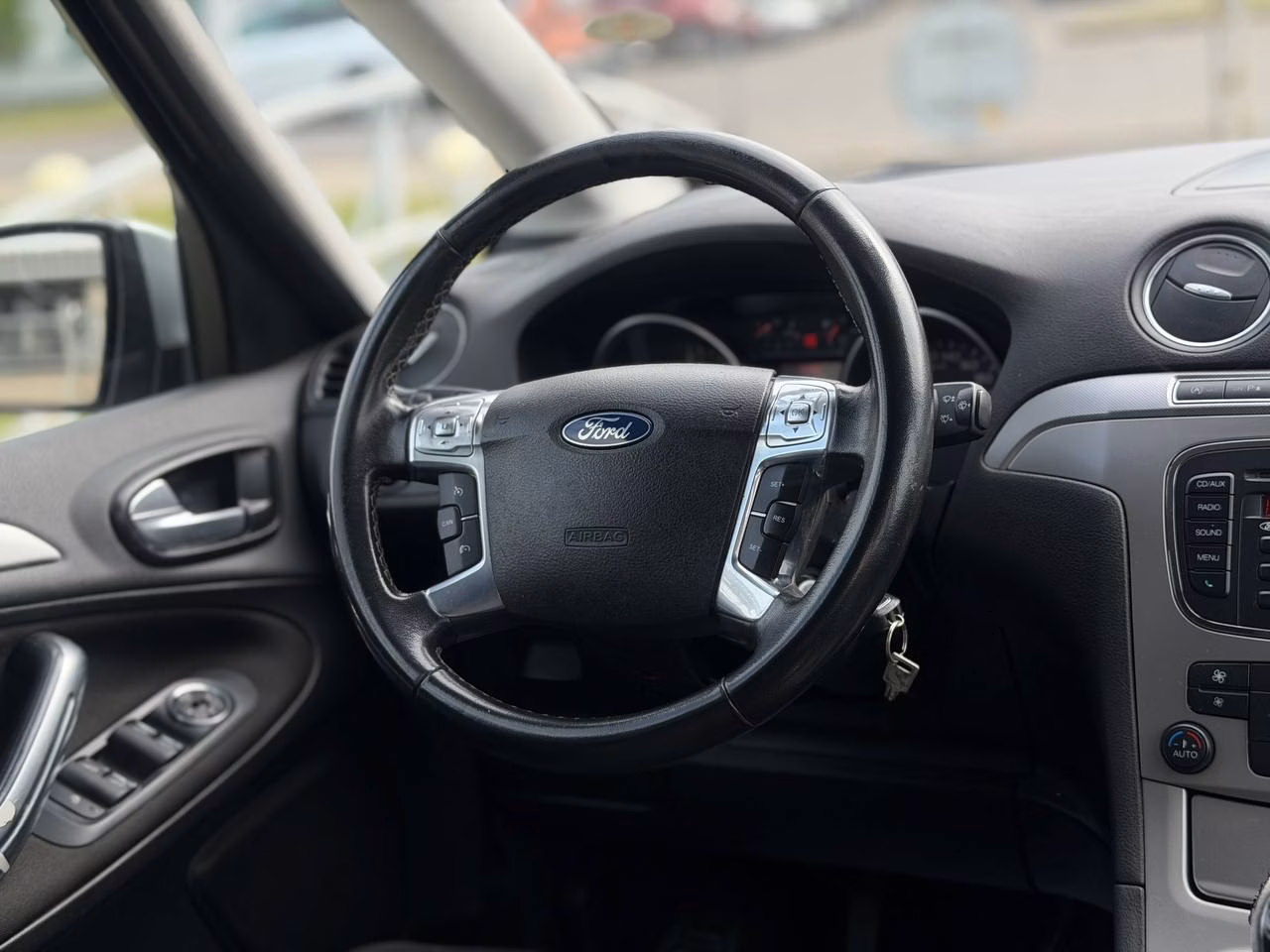 Ford Galaxy фото 9