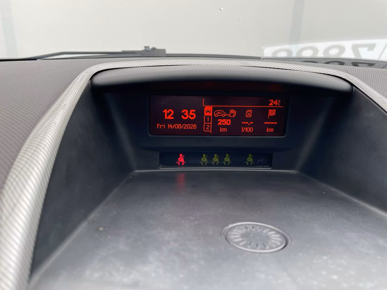 Peugeot 207 фото 14