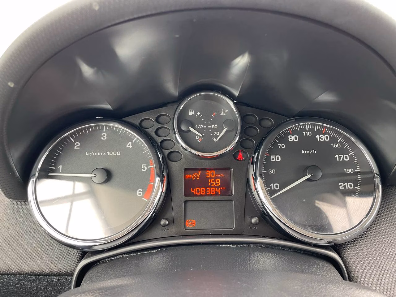 Peugeot 207 фото 12