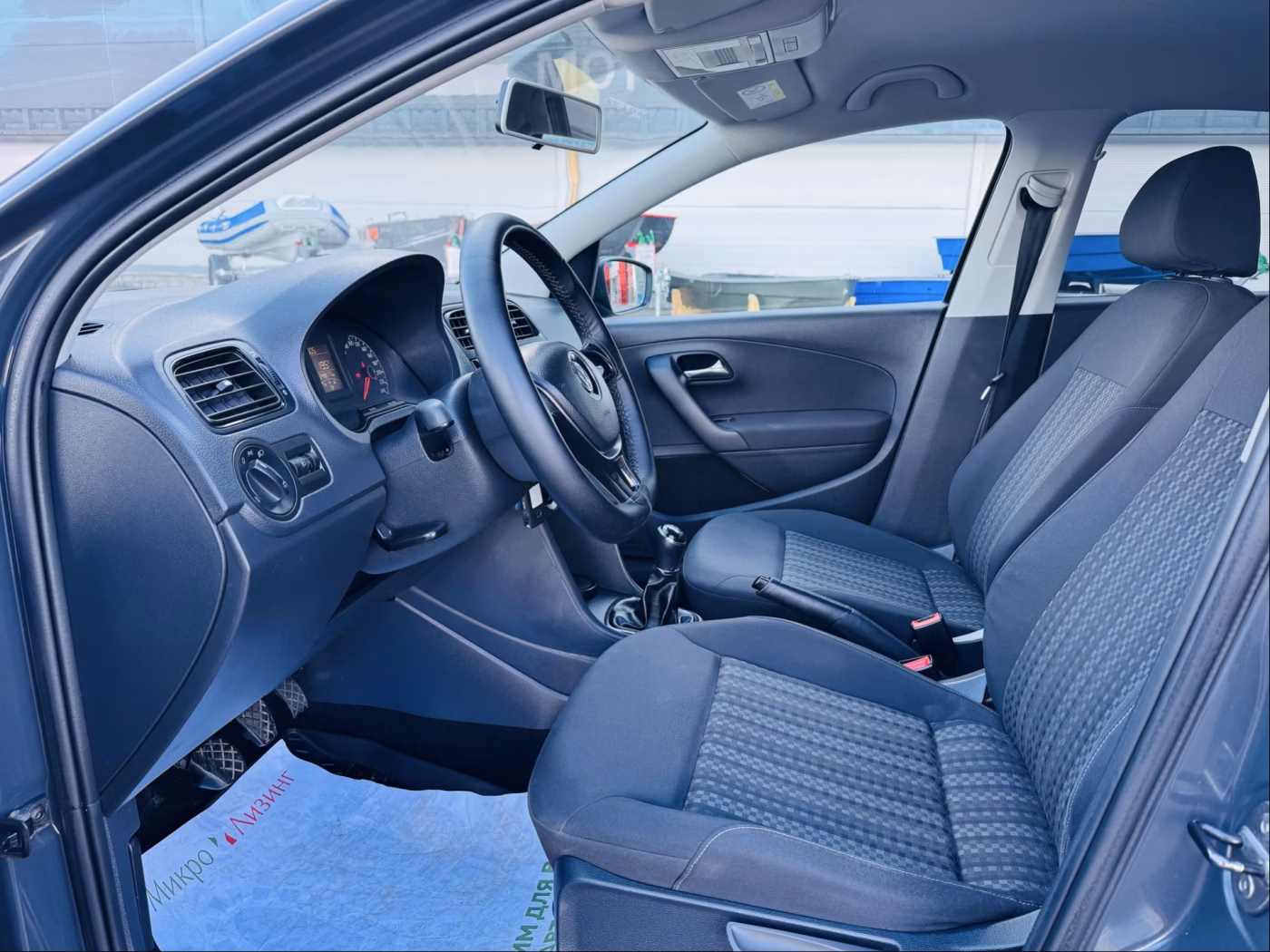 Volkswagen Polo Sedan фото 5