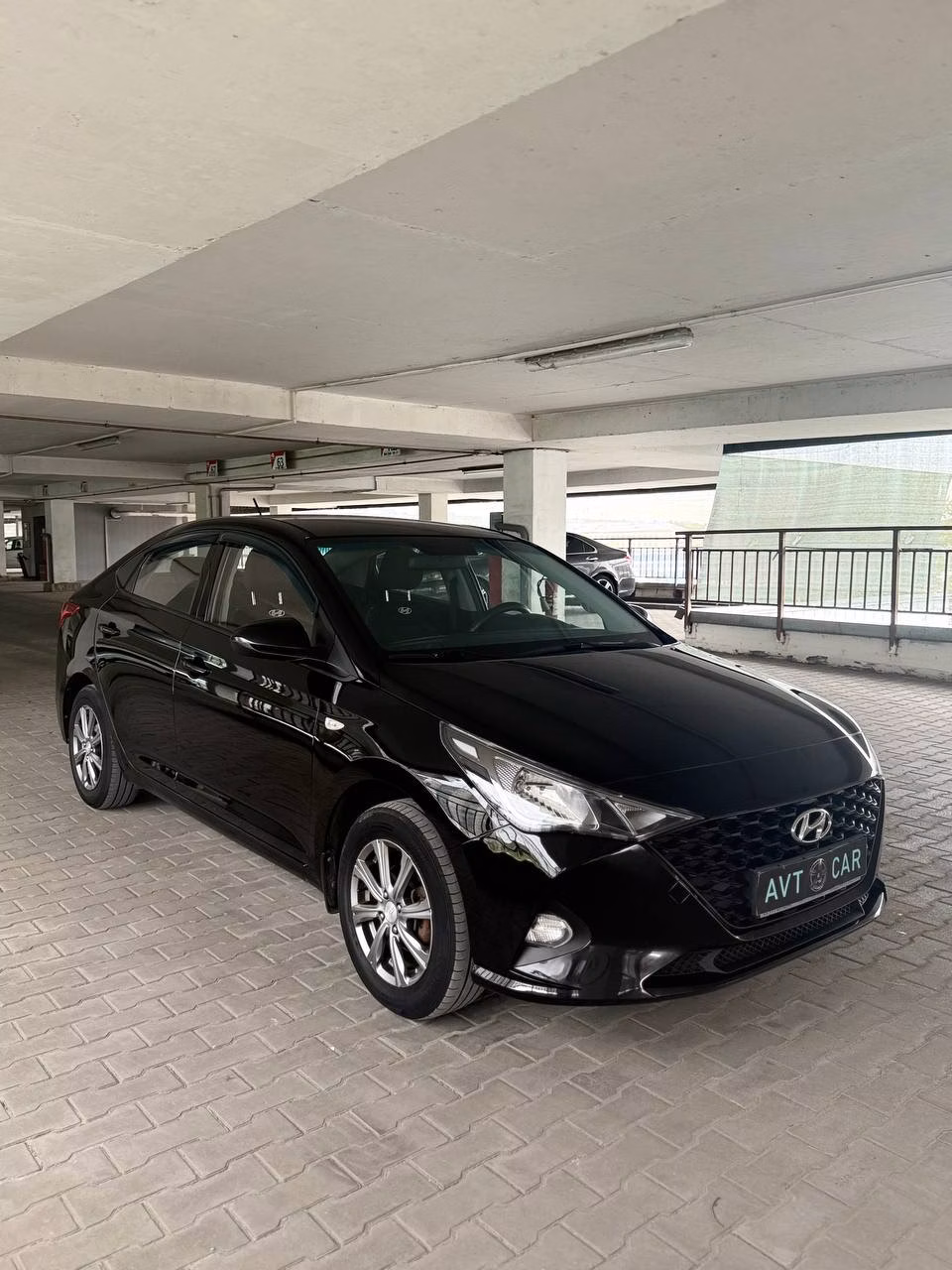 Hyundai Accent фото 9