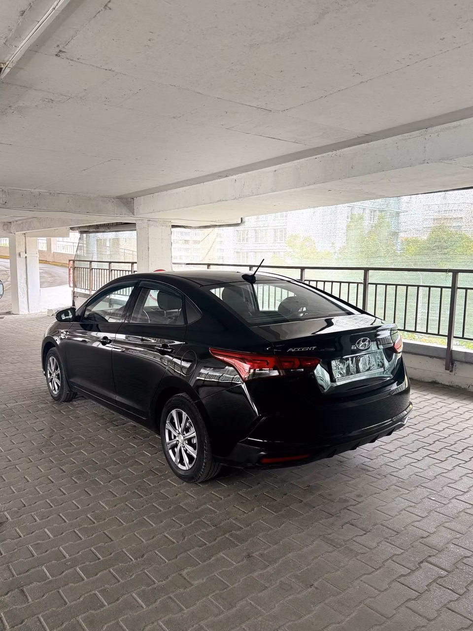 Hyundai Accent фото 4