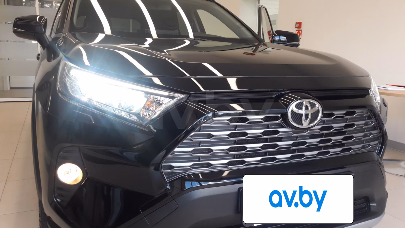 Toyota RAV4 фото 3