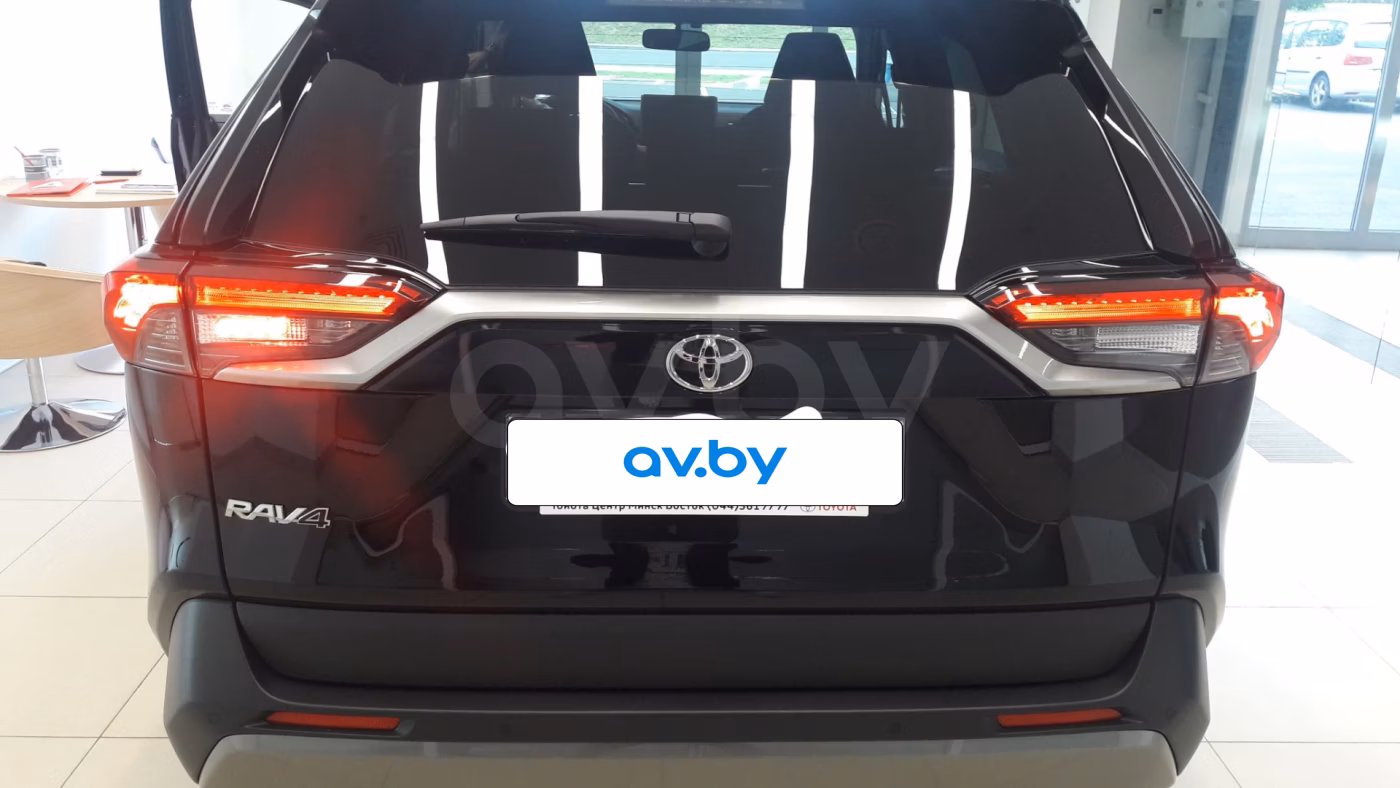 Toyota RAV4 фото 6