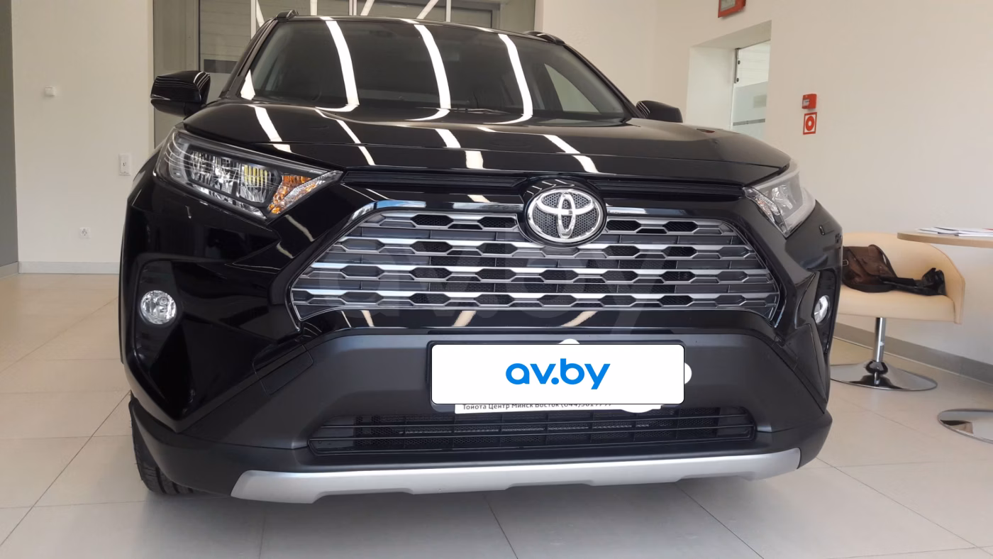 Toyota RAV4 фото 4