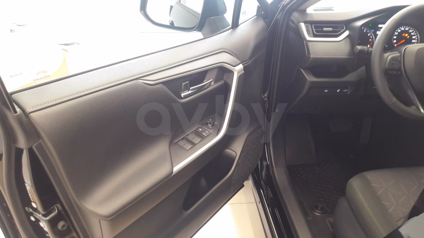 Toyota RAV4 фото 7