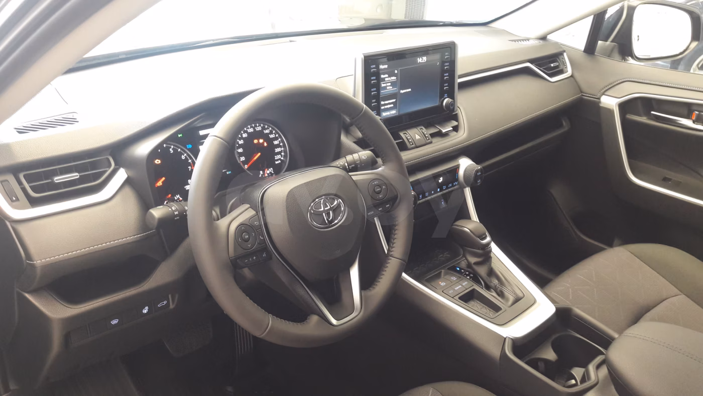 Toyota RAV4 фото 9