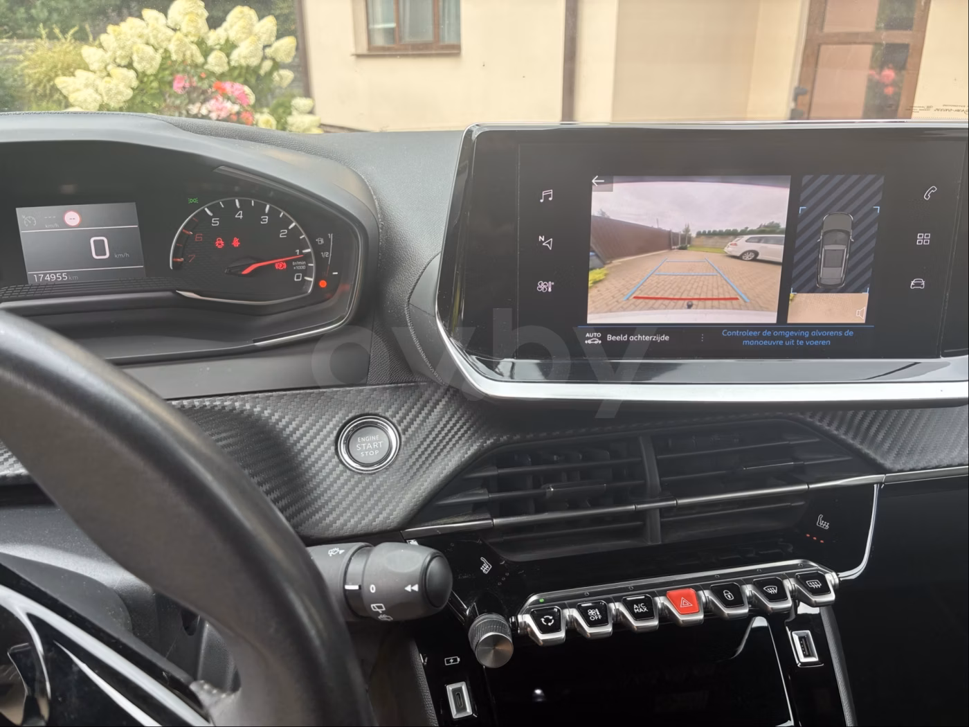 Peugeot 2008 фото 8