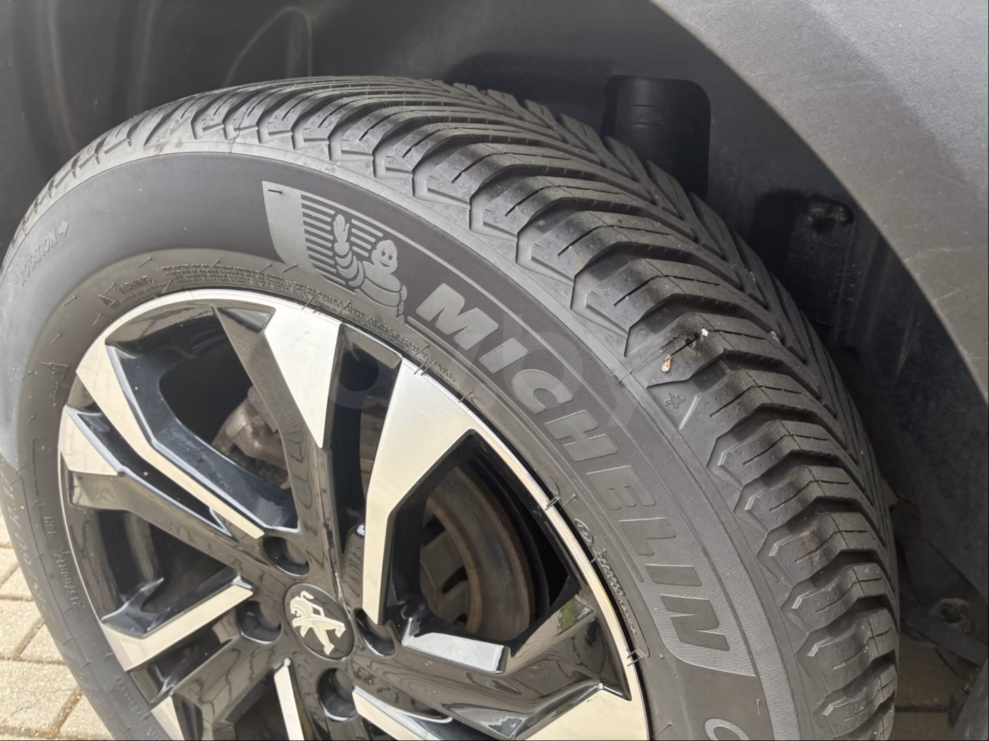 Peugeot 2008 фото 12