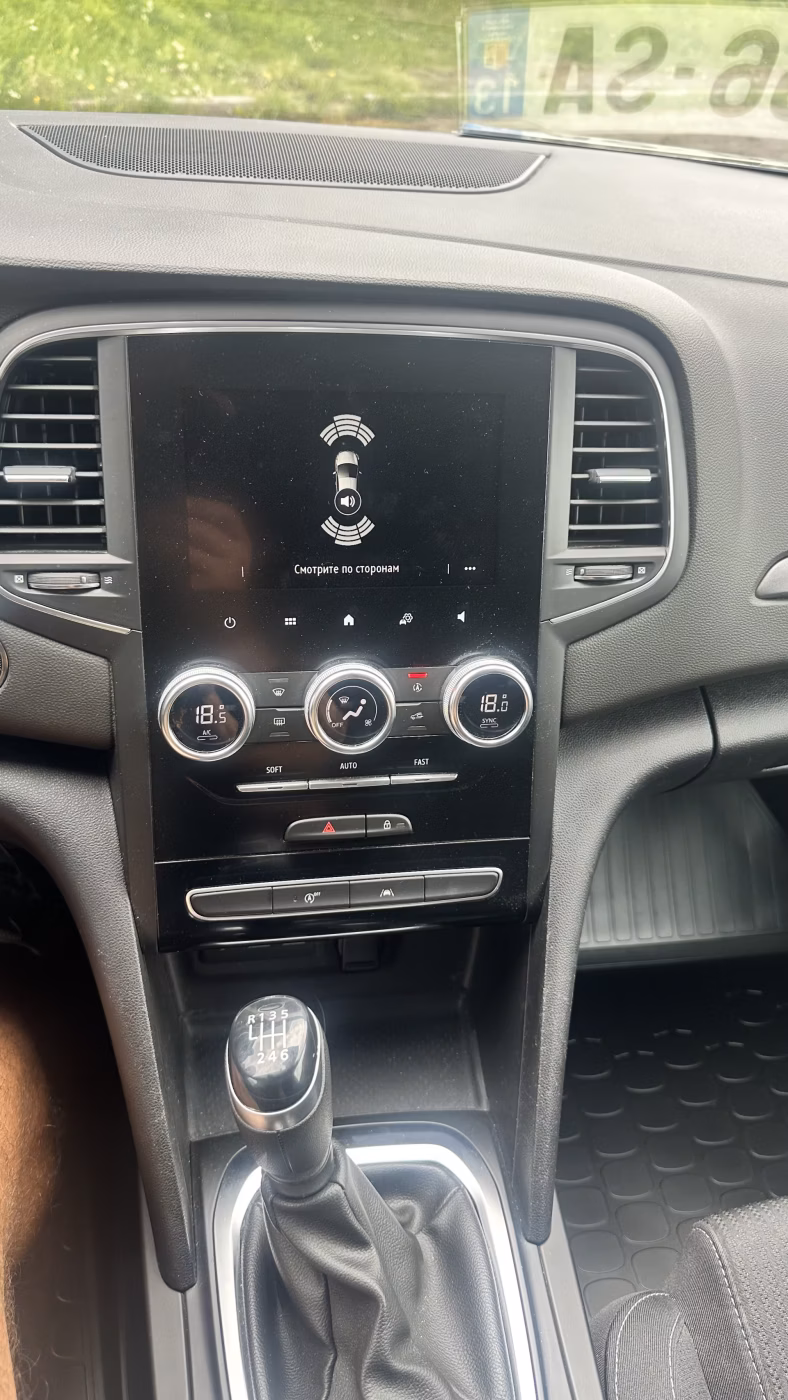 Renault Megane фото 15
