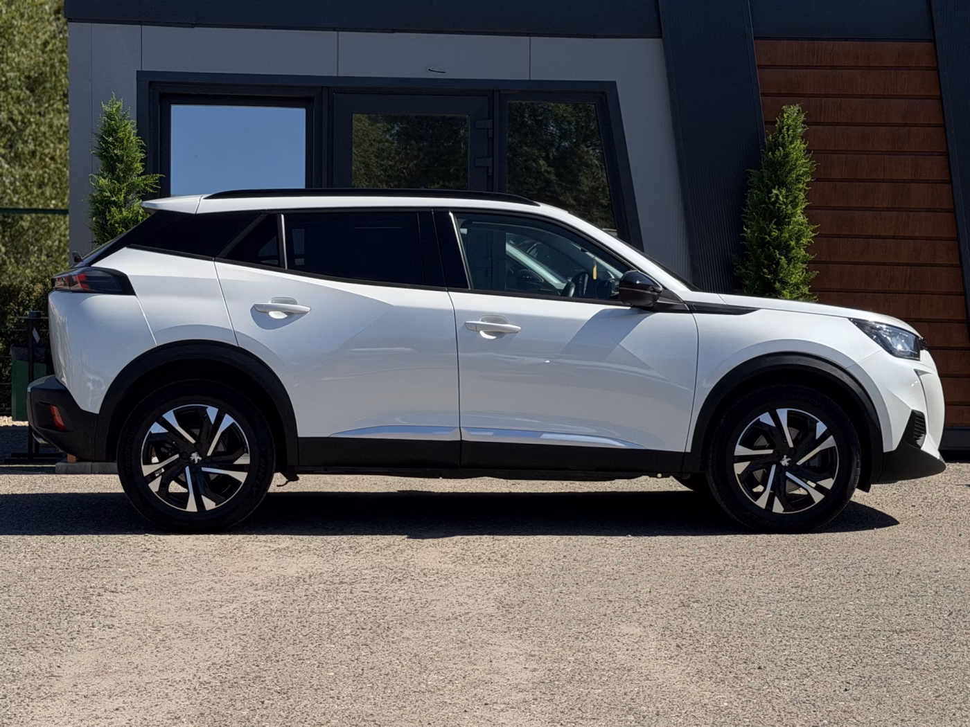 Peugeot 2008 фото 2