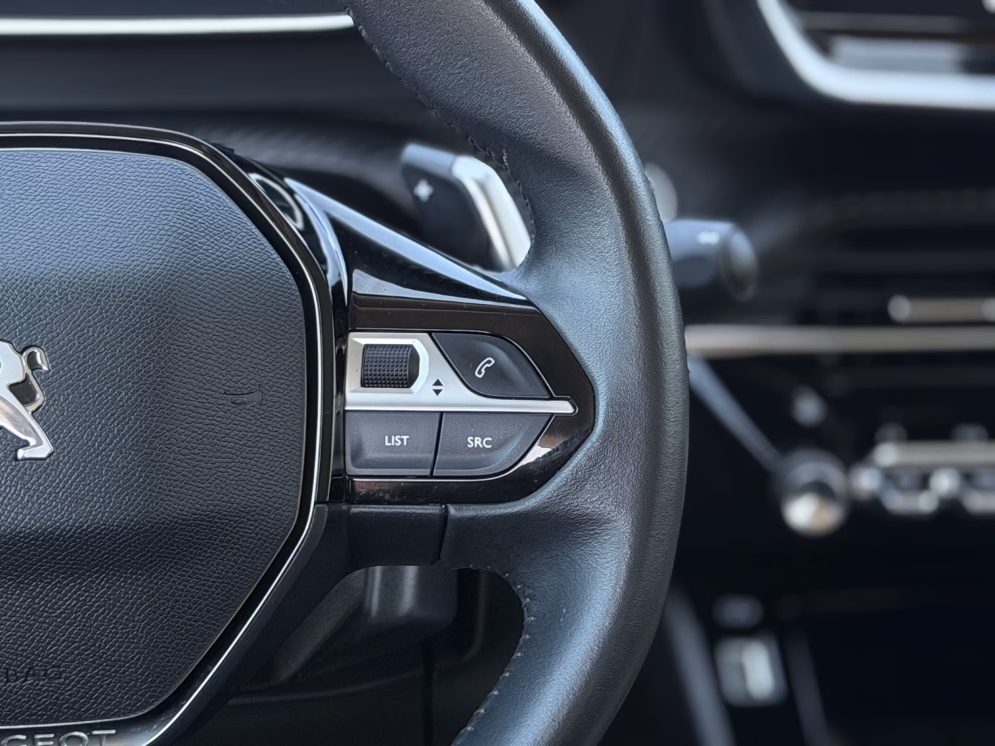 Peugeot 2008 фото 17