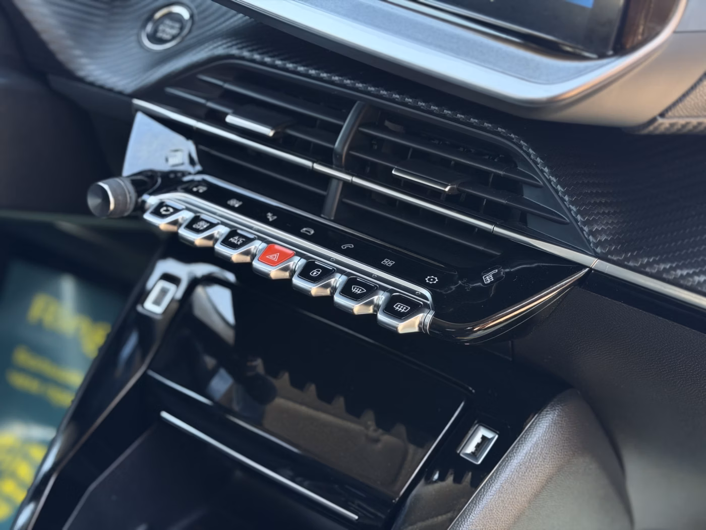 Peugeot 2008 фото 20