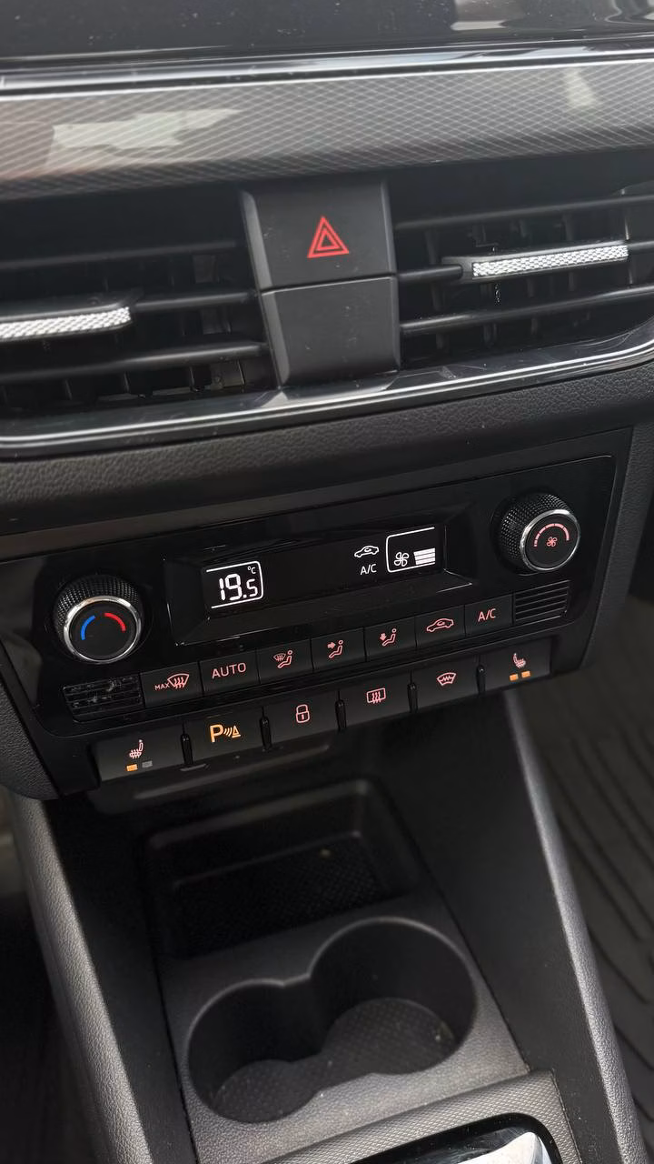 Volkswagen Polo Sedan фото 15