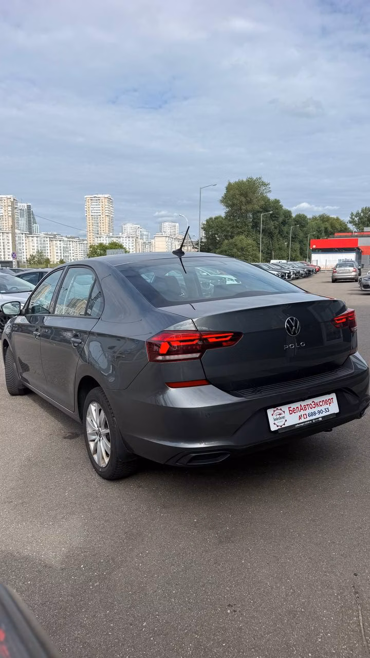 Volkswagen Polo Sedan фото 6
