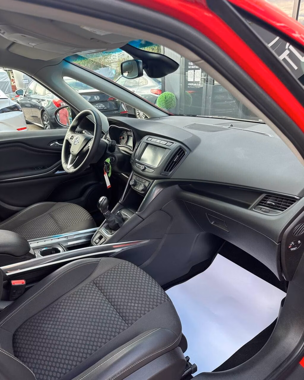 Opel Zafira фото 11