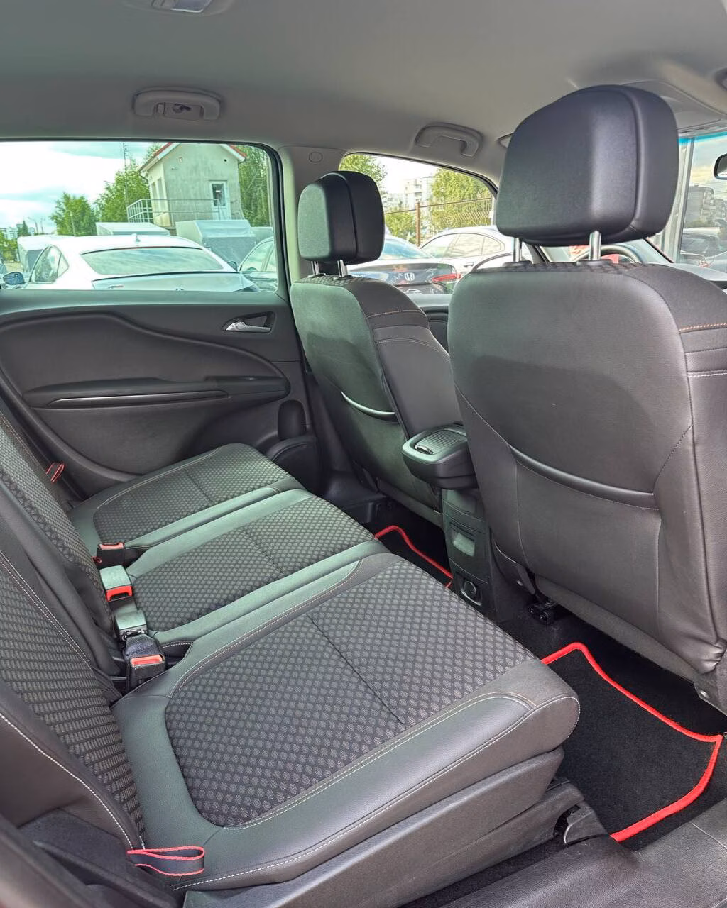 Opel Zafira фото 13