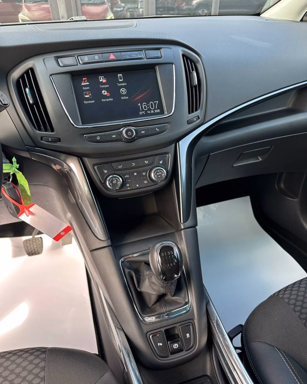 Opel Zafira фото 16