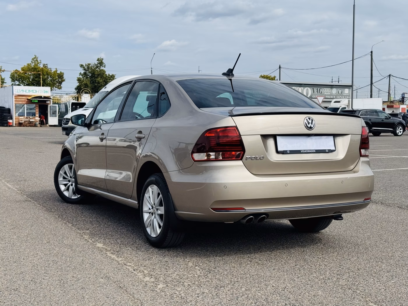 Volkswagen Polo Sedan фото 4