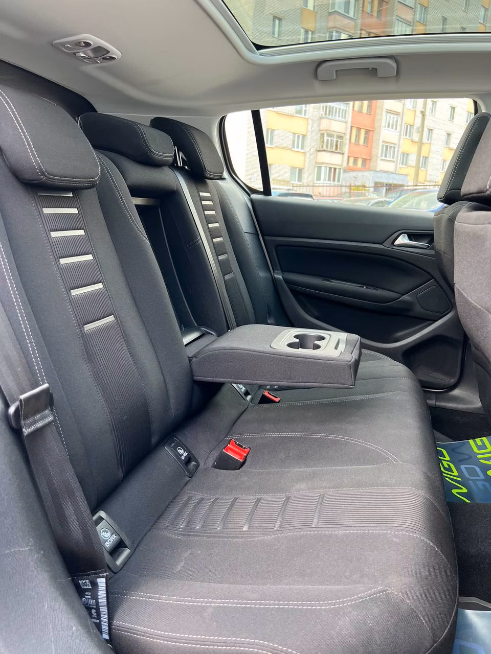 Peugeot 308 фото 12