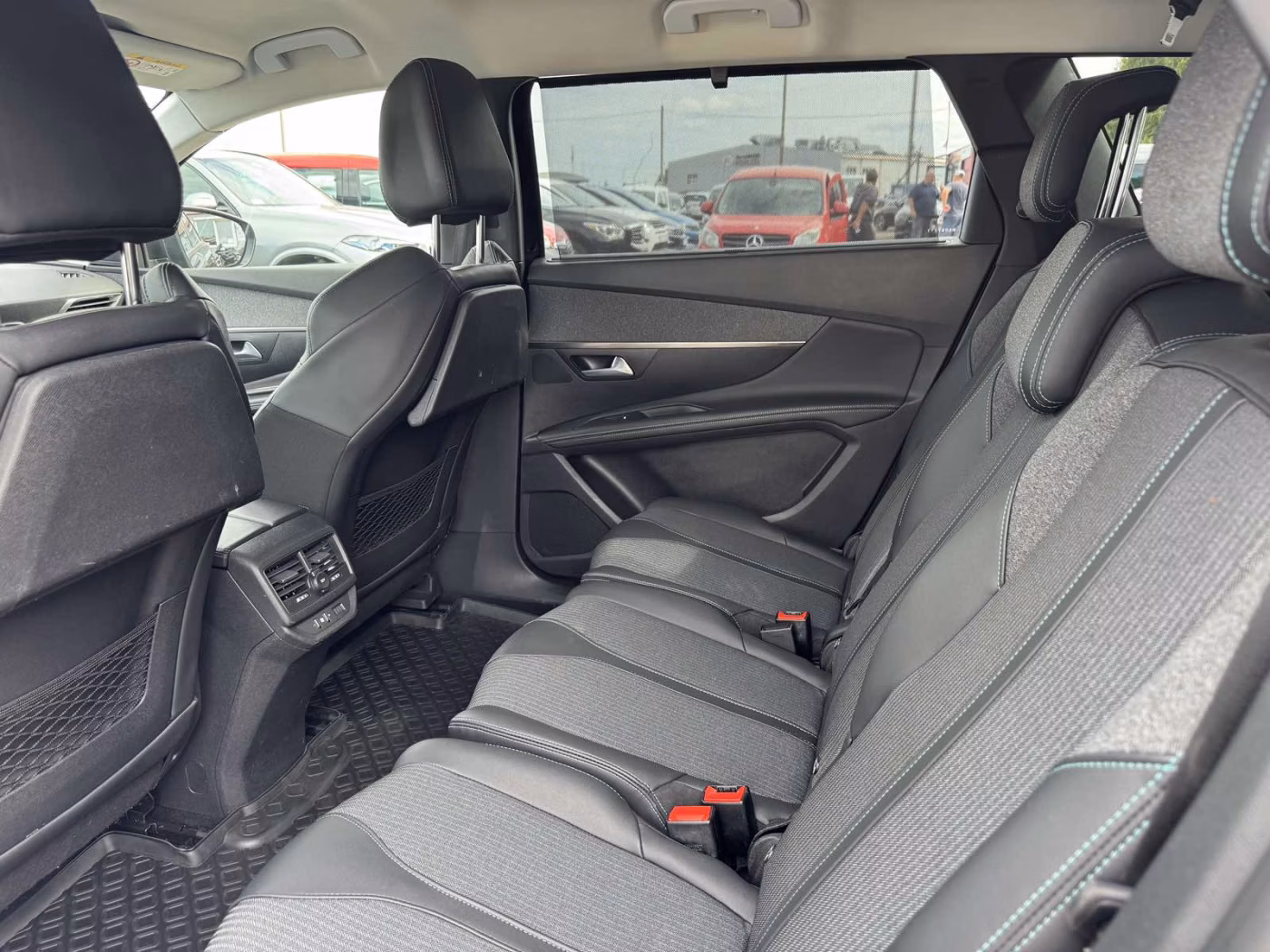 Peugeot 5008 фото 17