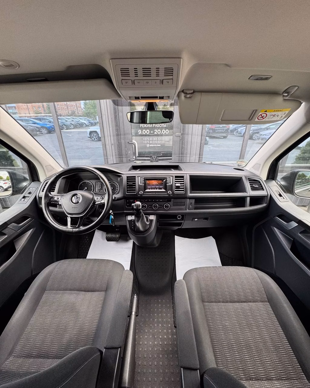 Volkswagen Caravelle фото 9