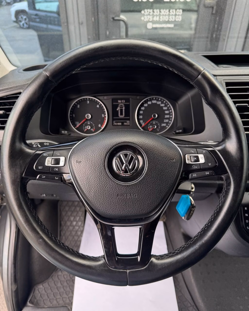 Volkswagen Caravelle фото 10