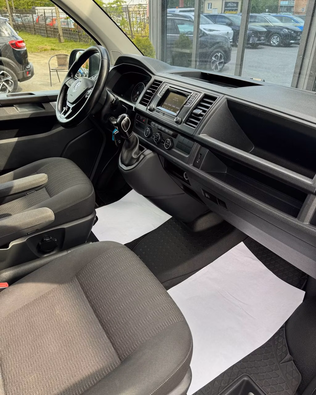 Volkswagen Caravelle фото 11