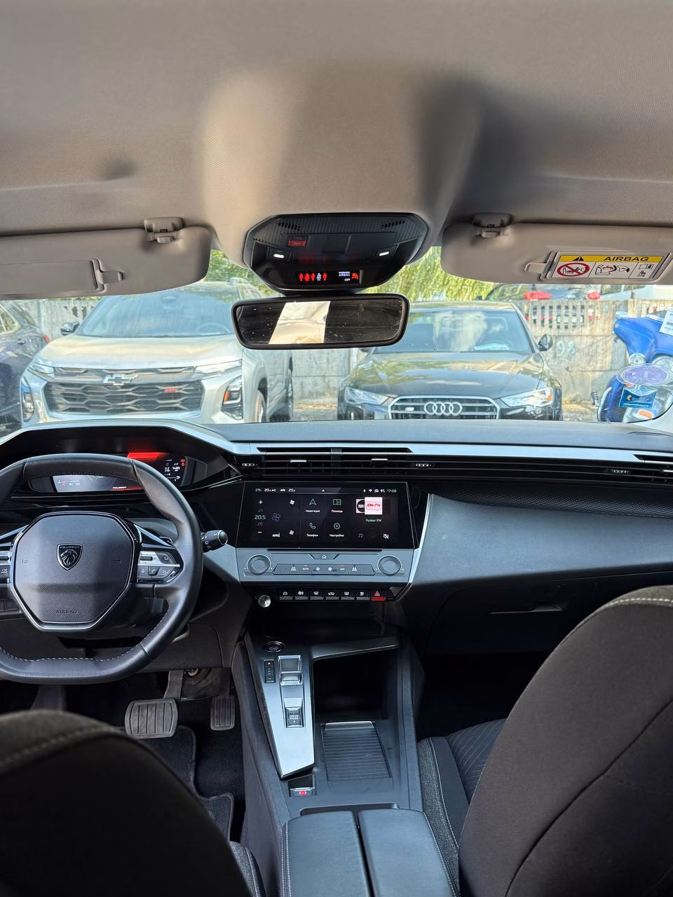 Peugeot 308 фото 9