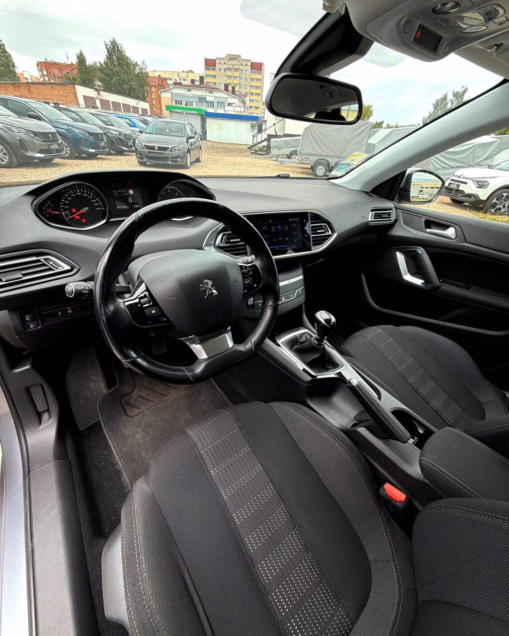 Peugeot 308 фото 10